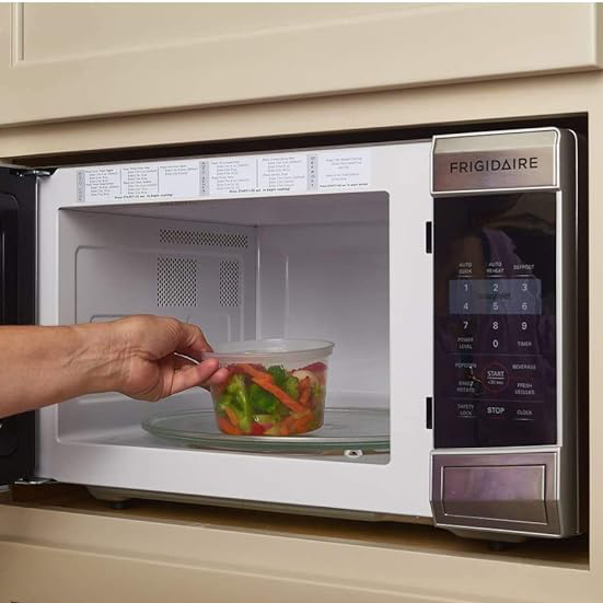 Microwaveable Clear Food Storage Container 4.jpg