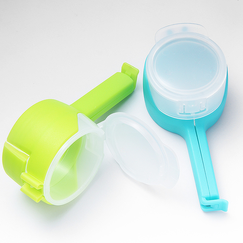Multi-functional sealing clip with nozzles 3.jpg